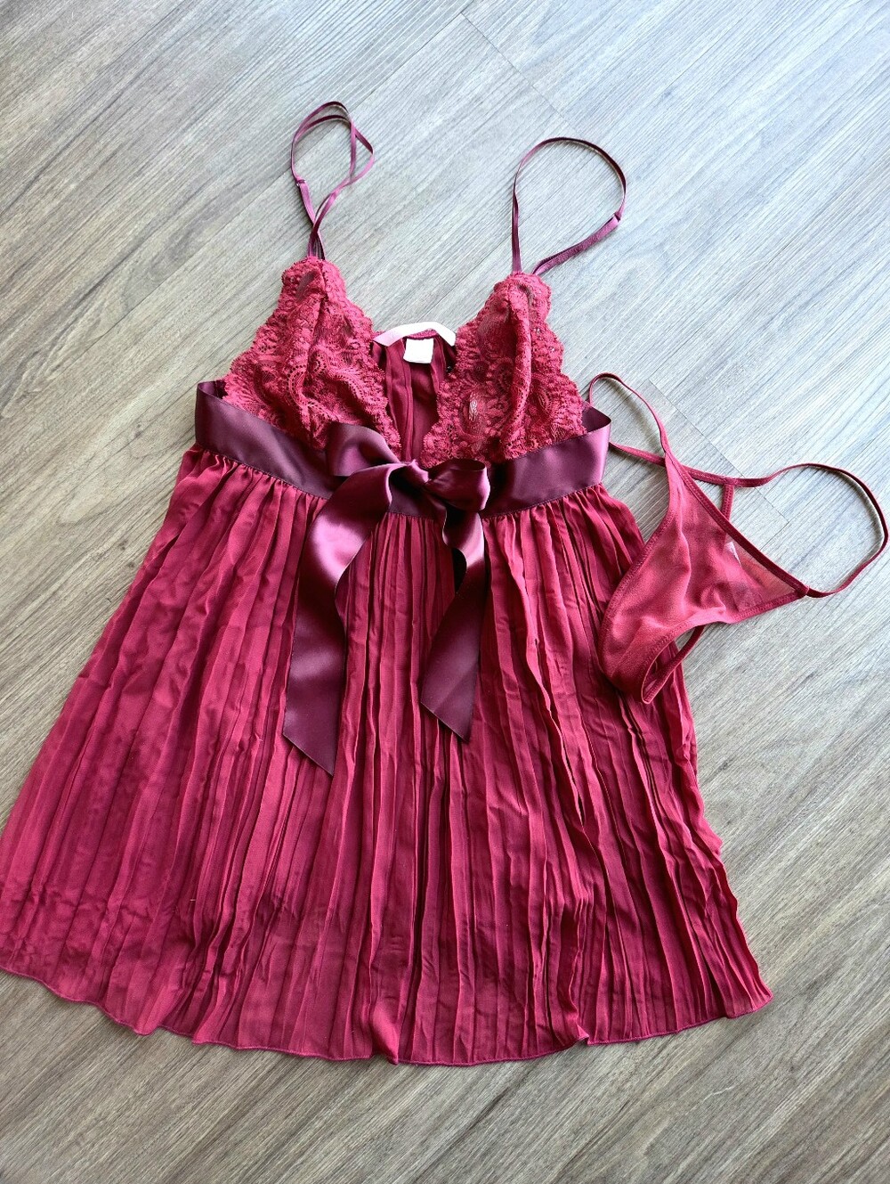 Victoria’s Secret 100% Silk Thong & Pleated Babydoll Set S NWT Vintage 2000s